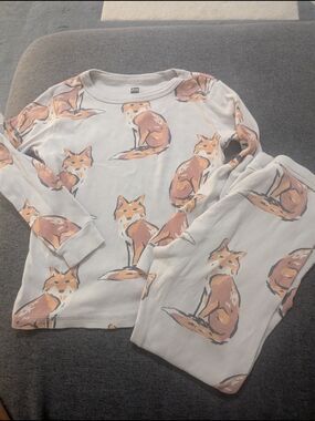 Tea Collection White and Orange Fox Pajama Set